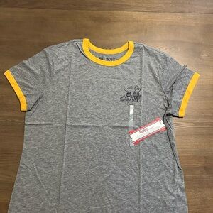 Grey and yellow Boohoo casual tee #festivalvibes
